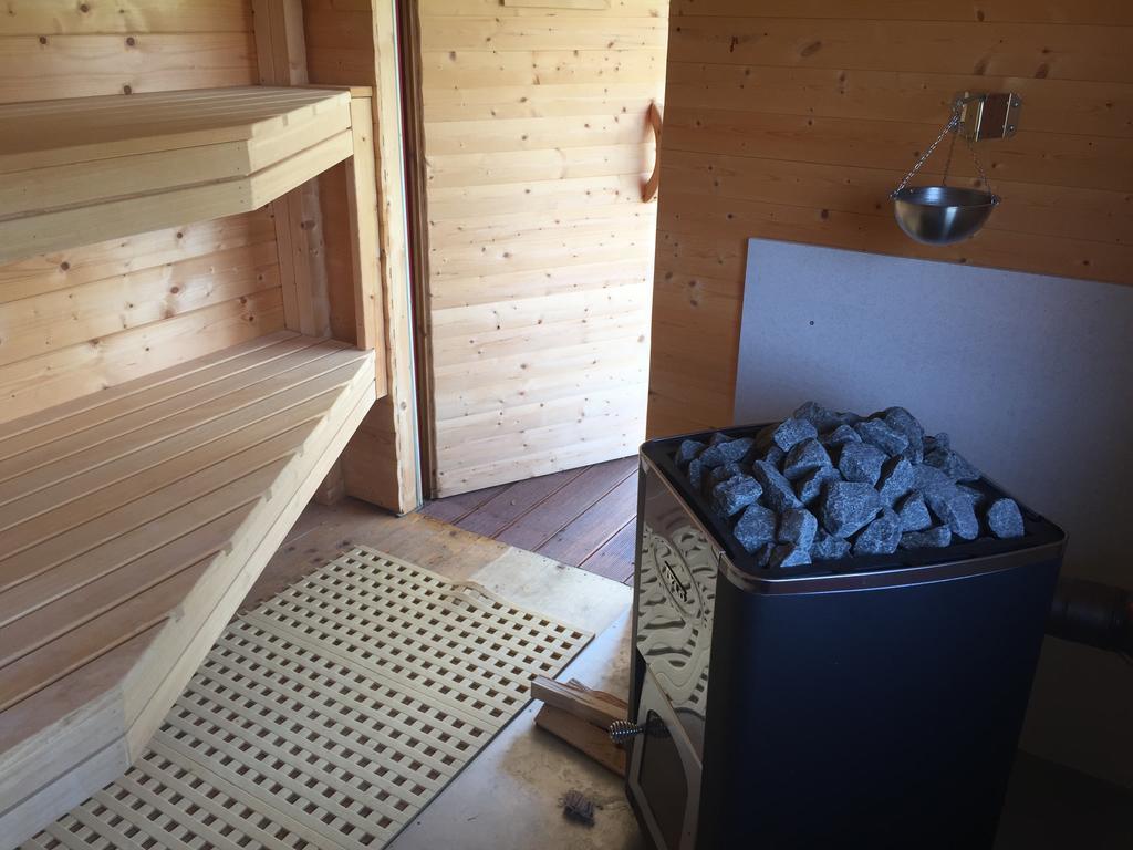 Romantic Wooden Lodge,Sauna,Schwimmteich,Alleinstehend,Absolut Ruhig Hessisch Oldendorf Ruang foto